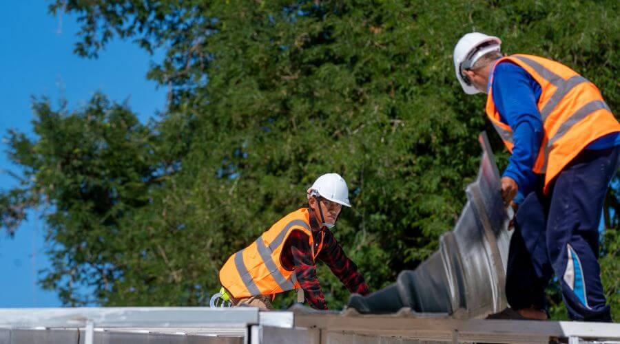 Professional gutter cleaning in La Jose, PA